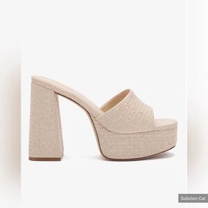 Larroude Dolly Mule In Natural Raffia - NIB - Size 7.5